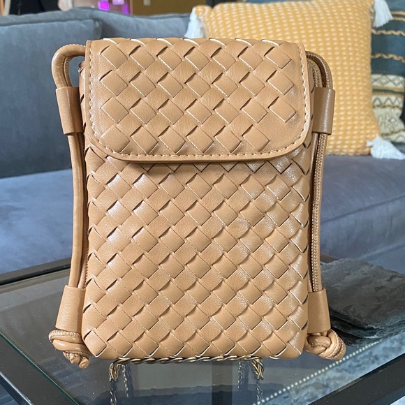 Handbags - Tan Woven Faux Leather Crossbody Bag. NWOT